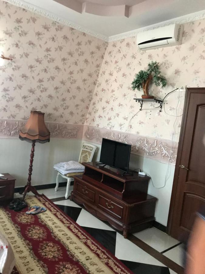 ז'יטומיר Отель Буржуа מראה חיצוני תמונה