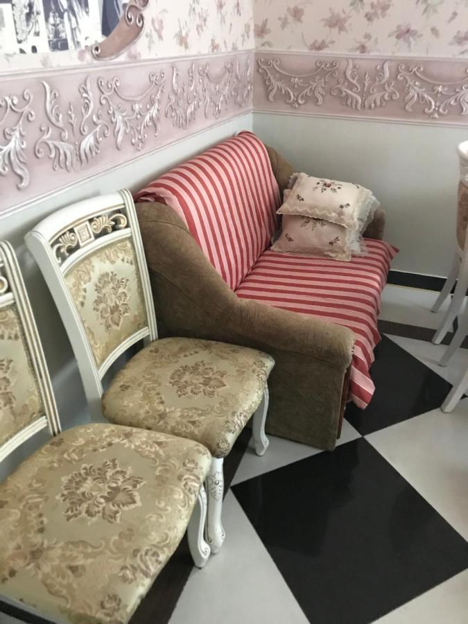 ז'יטומיר Отель Буржуа מראה חיצוני תמונה